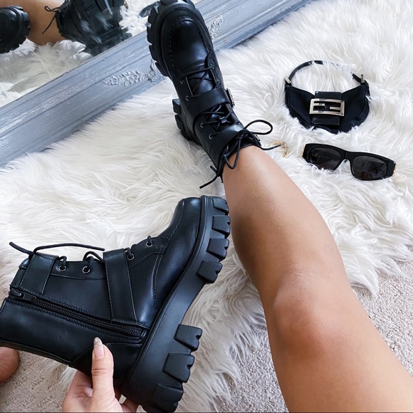 NEW 🖤 Black Lug Sole Platform Lace Up Boot - Picture 13 of 14